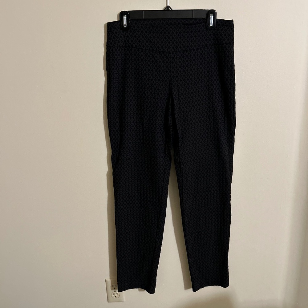 Roz & Ali Black Straight Leg Geometric Patterned Pants